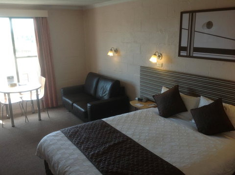 Balmoral On York - Food Delivery Shop 29