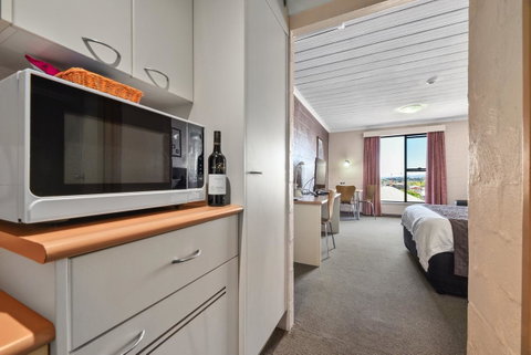 Balmoral On York - Food Delivery Shop 7