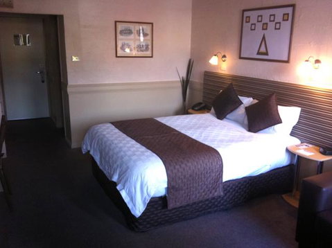Balmoral On York - Food Delivery Shop 25
