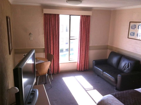 Balmoral On York - Food Delivery Shop 33