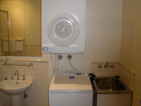 Launceston Central Apartment Hotel Official - Food Delivery Shop 23
