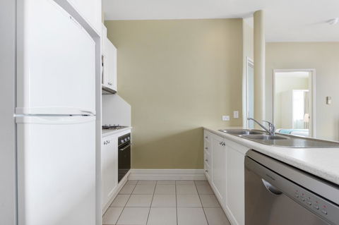 Launceston Central Apartment Hotel Official - Food Delivery Shop 8