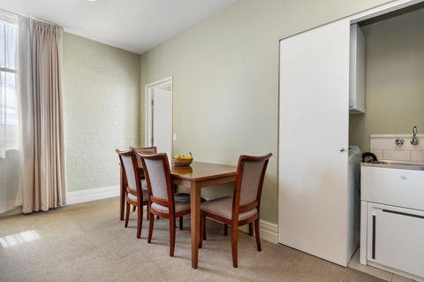 Launceston Central Apartment Hotel Official - Food Delivery Shop 4