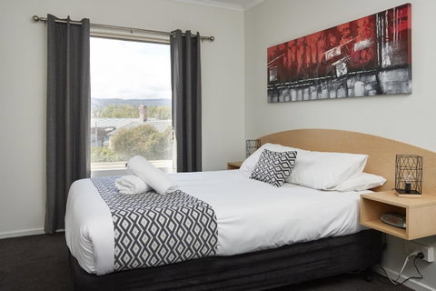 Elphin Serviced Apartments - Food Delivery Shop 34