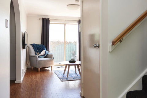 Elphin Serviced Apartments - Food Delivery Shop 36