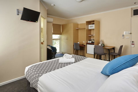 Elphin Serviced Apartments - Food Delivery Shop 14