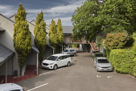 Elphin Serviced Apartments - Food Delivery Shop 12
