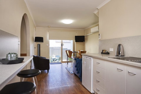 Elphin Serviced Apartments - Food Delivery Shop 30
