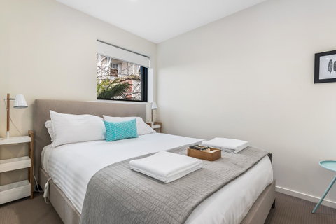 110 Hampden Apartments - Food Delivery Shop 11