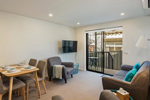 110 Hampden Apartments - Food Delivery Shop 24