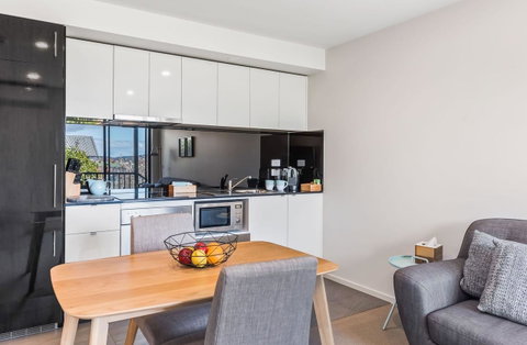 110 Hampden Apartments - Food Delivery Shop 9