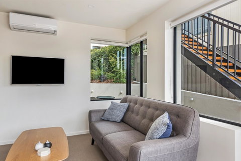 110 Hampden Apartments - Food Delivery Shop 7