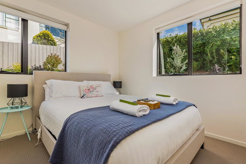 110 Hampden Apartments - Food Delivery Shop 20