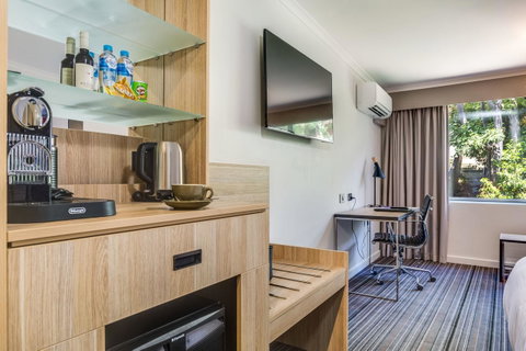 Mercure Launceston - Food Delivery Shop 14
