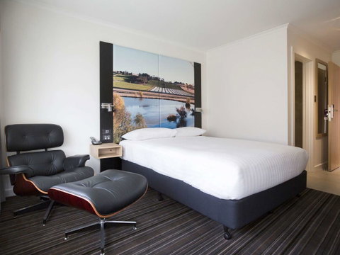 Mercure Launceston - Food Delivery Shop 43