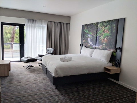 Mercure Launceston - Food Delivery Shop 40