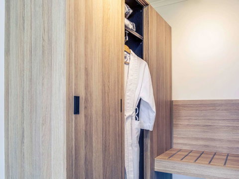 Mercure Launceston - Food Delivery Shop 31