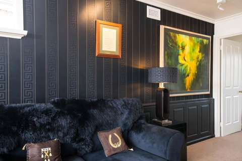 Battery Point Boutique Accommodation - Food Delivery Shop 36