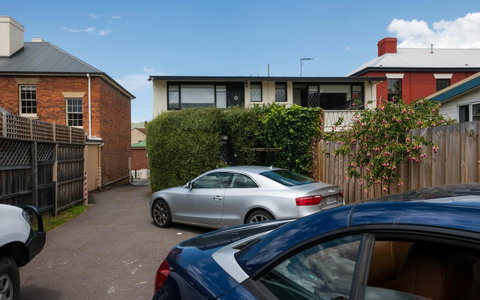 Battery Point Boutique Accommodation - Food Delivery Shop 17