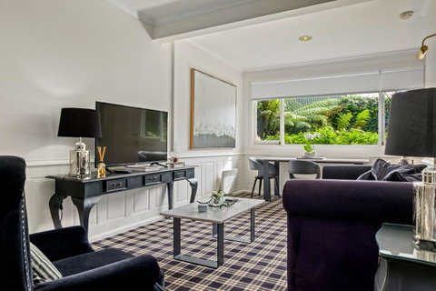 Battery Point Boutique Accommodation - Food Delivery Shop 3