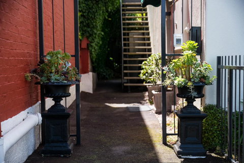 Battery Point Boutique Accommodation - Food Delivery Shop 15