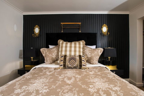 Battery Point Boutique Accommodation - Food Delivery Shop 33