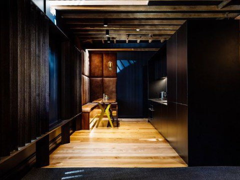 105 Mac Unique Apartments - Food Delivery Shop 1