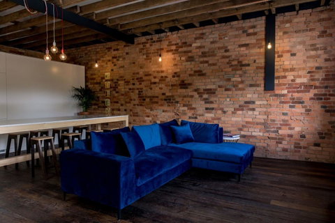 105 Mac Unique Apartments - Food Delivery Shop 24
