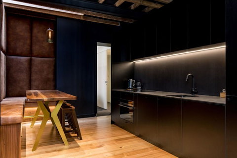 105 Mac Unique Apartments - Food Delivery Shop 10