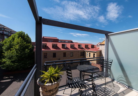 Sullivans Cove Apartments - Food Delivery Shop 16