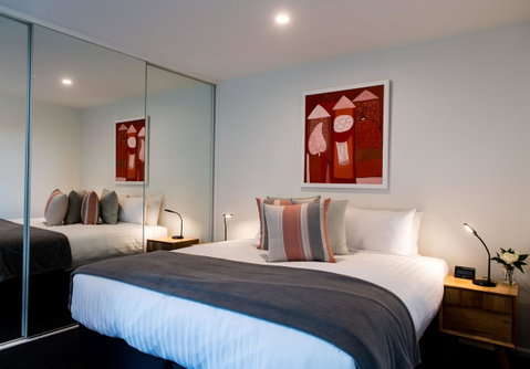 Sullivans Cove Apartments - Food Delivery Shop 38