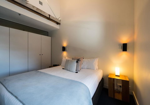 Sullivans Cove Apartments - Food Delivery Shop 30