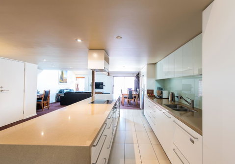 Sullivans Cove Apartments - Food Delivery Shop 13