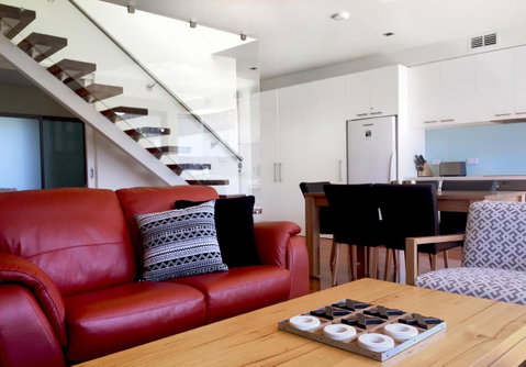 Sullivans Cove Apartments - Food Delivery Shop 43