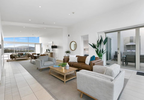 Sullivans Cove Apartments - Food Delivery Shop 7