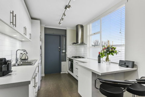 Trinity Hill Apartments - Food Delivery Shop 8