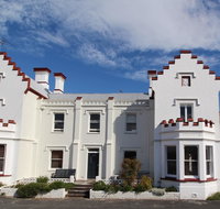 Trinity Hill Apartments - Food Delivery Shop