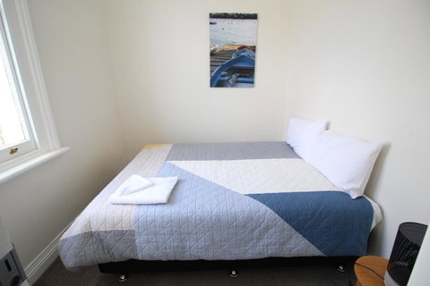 Trinity Hill Apartments - Food Delivery Shop 16