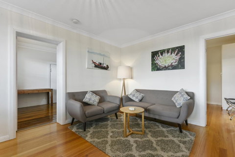 Trinity Hill Apartments - Food Delivery Shop 9