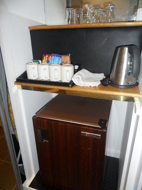 Commodore Regent - Food Delivery Shop 18