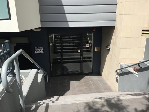 Hobart Inner City Apartment - Food Delivery Shop 16
