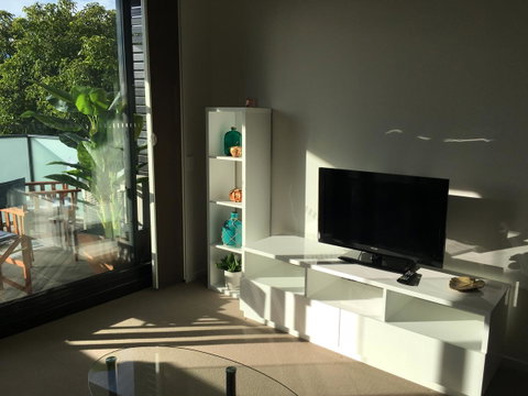 Hobart Inner City Apartment - Food Delivery Shop 9