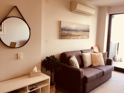 Hobart Inner City Apartment - Food Delivery Shop 4