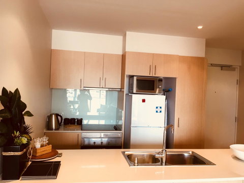 Hobart Inner City Apartment - Food Delivery Shop 3