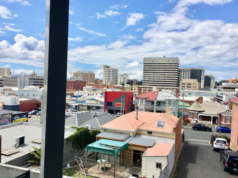 Hobart Inner City Apartment - Food Delivery Shop 19