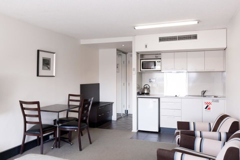St Ives Apartments - Food Delivery Shop 14
