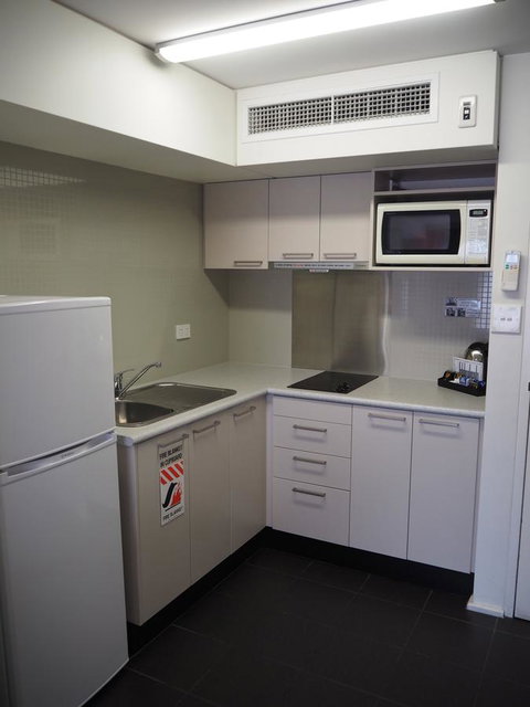 St Ives Apartments - Food Delivery Shop 36