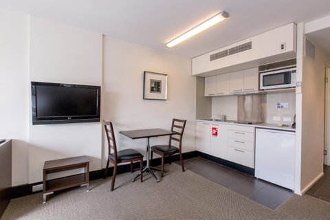 St Ives Apartments - Food Delivery Shop 7