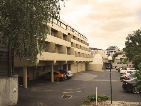 St Ives Apartments - Food Delivery Shop 32