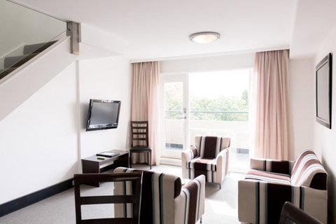 St Ives Apartments - Food Delivery Shop 26
